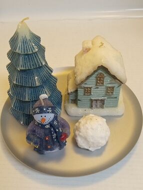 Christmas Candles 4 Piece's With Display Plate